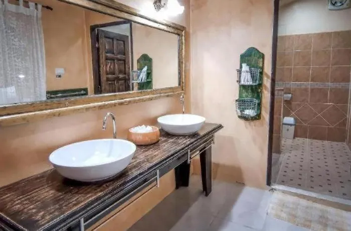 Tuscany Country 3* สวนผึ้ง